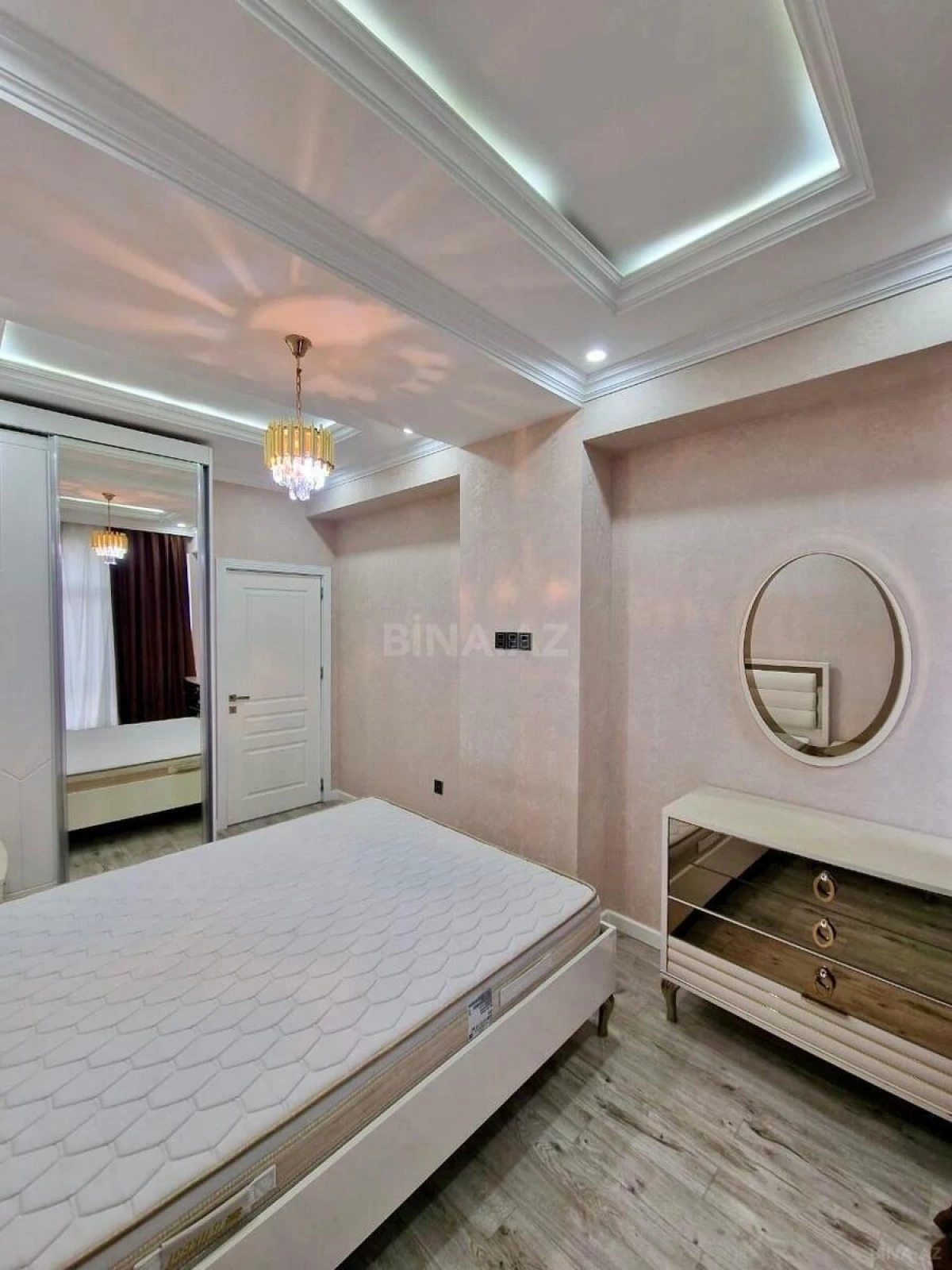 Satılır 2 otaqlı mənzil 85.7 m²