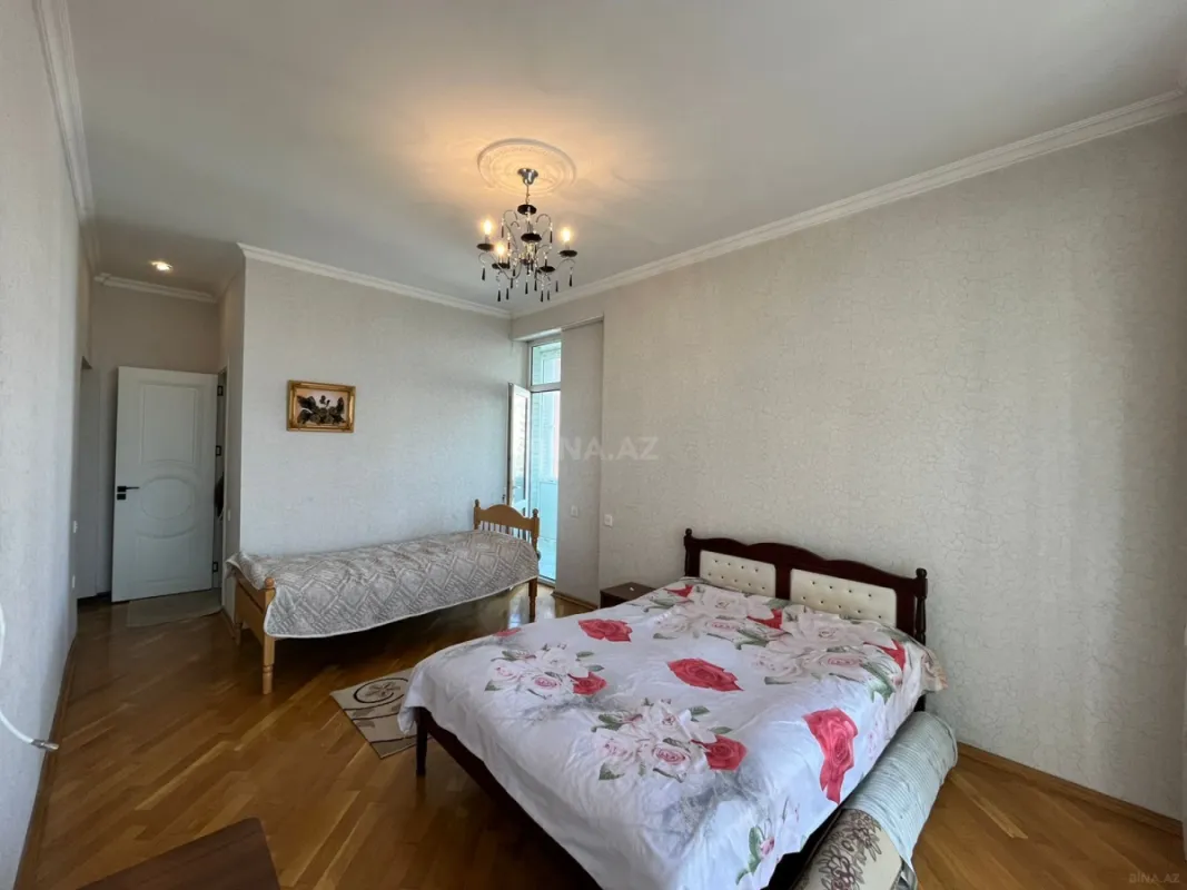 Kirayə verilir 2 otaqlı mənzil 95 m²