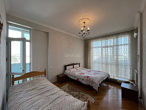 Kirayə verilir 2 otaqlı mənzil 95 m²