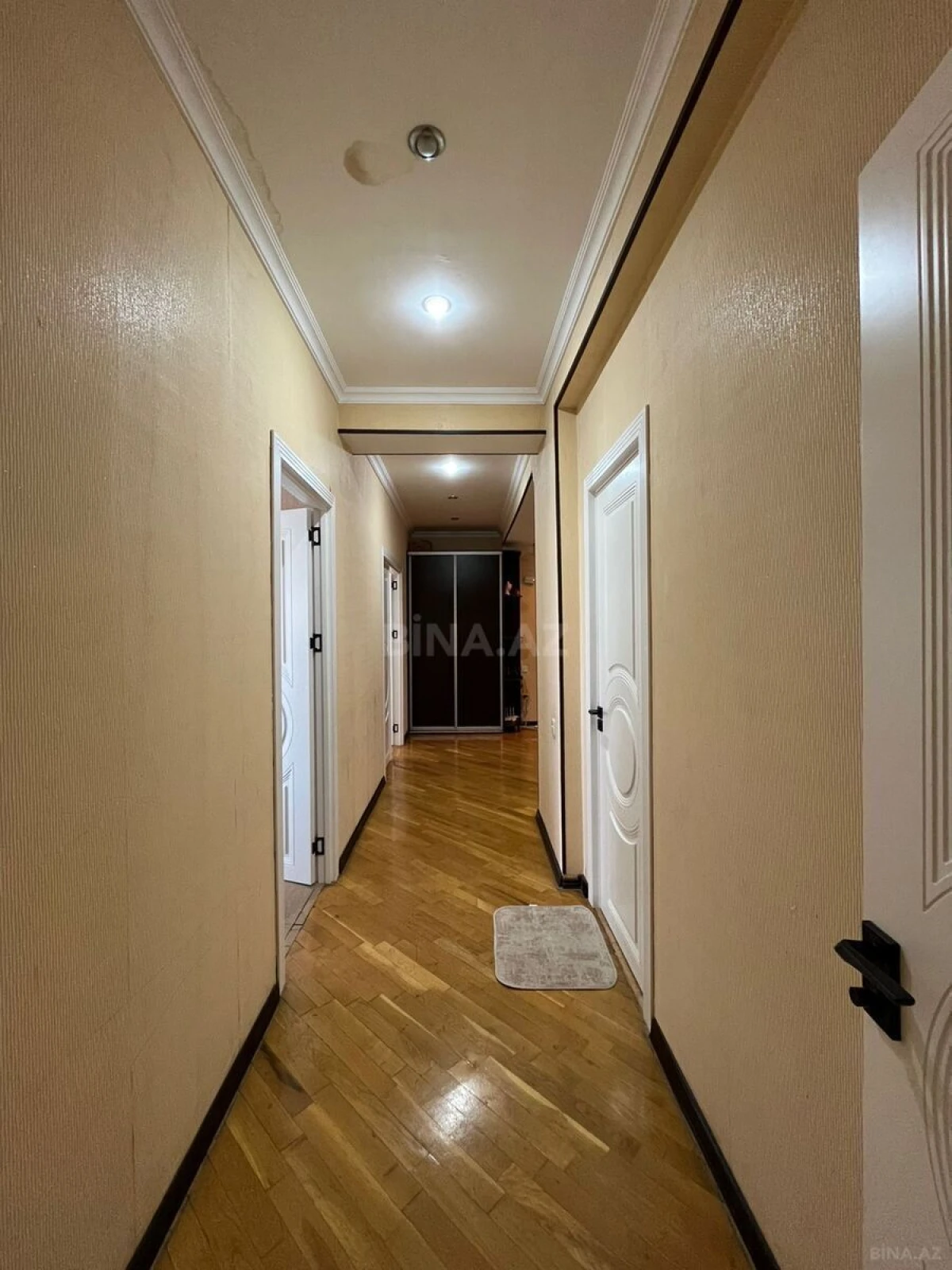 Kirayə verilir 2 otaqlı mənzil 95 m²