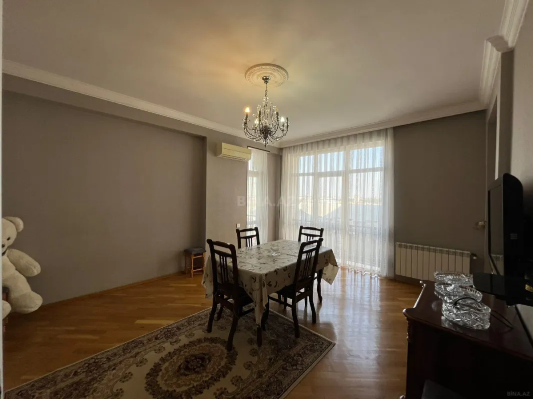 Kirayə verilir 2 otaqlı mənzil 95 m²