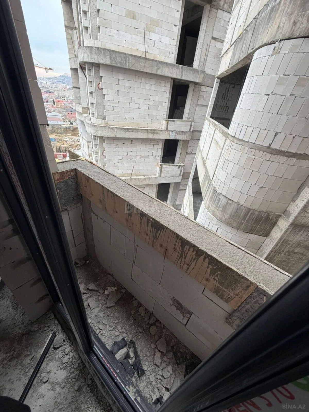 Satılır 1 otaqlı mənzil 52 m²