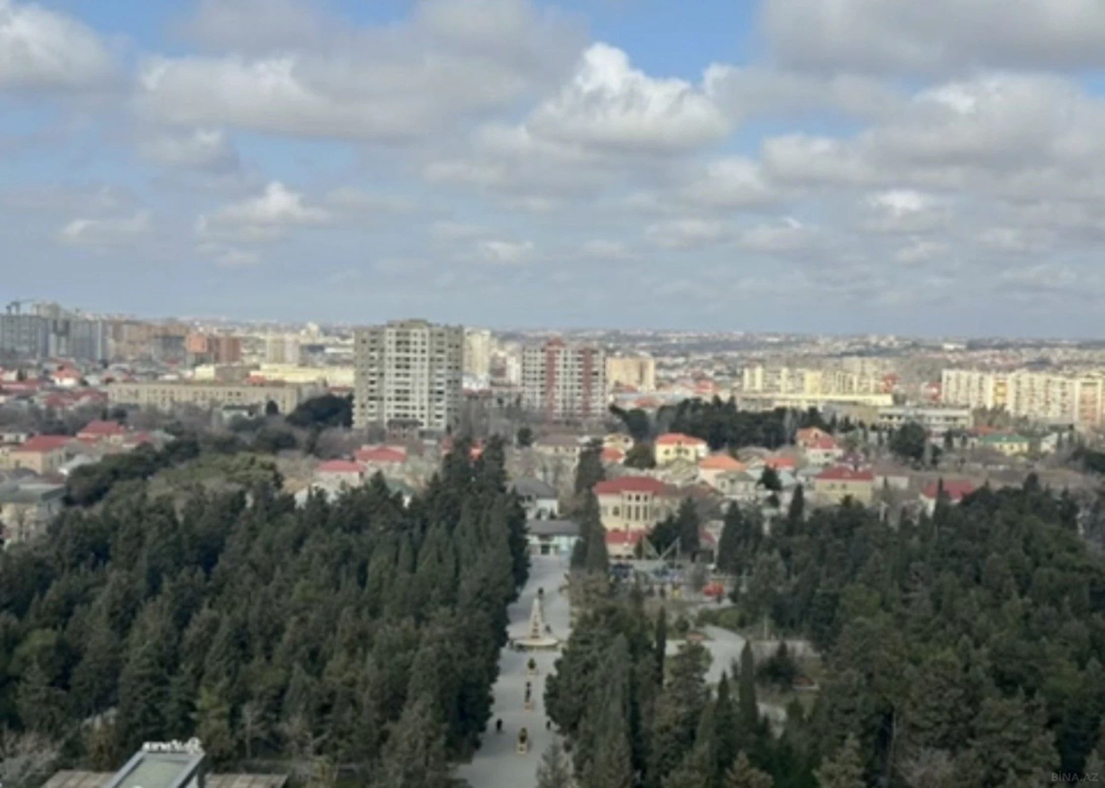 Satılır 2 otaqlı mənzil 76 m²