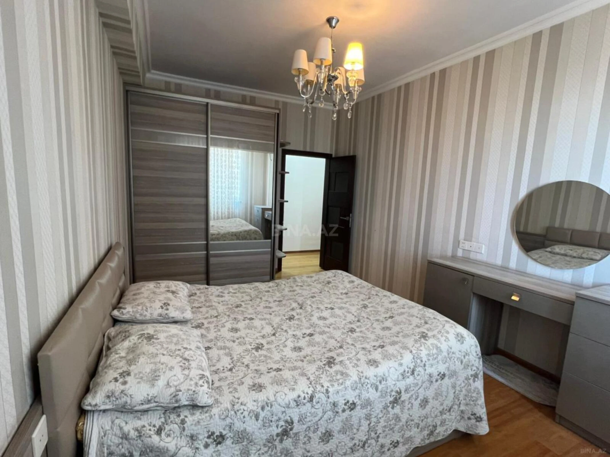 Satılır 3 otaqlı mənzil 95 m²