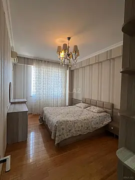Satılır 3 otaqlı mənzil 95 m²