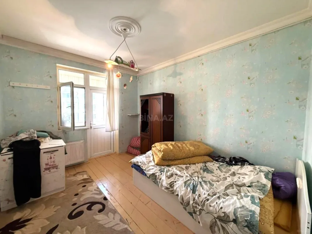 Kirayə verilir 4 otaqlı mənzil 115 m²