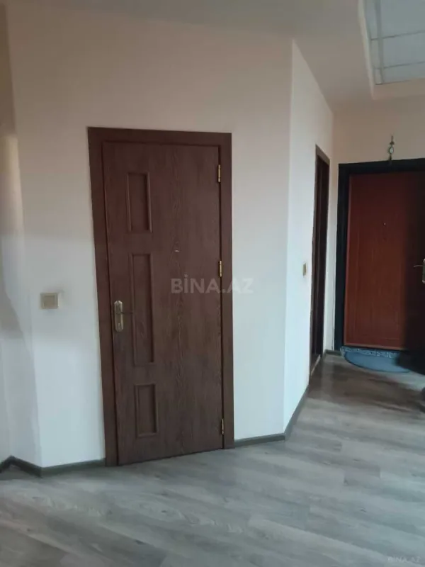 Satılır 4 otaqlı ofis 230 m²