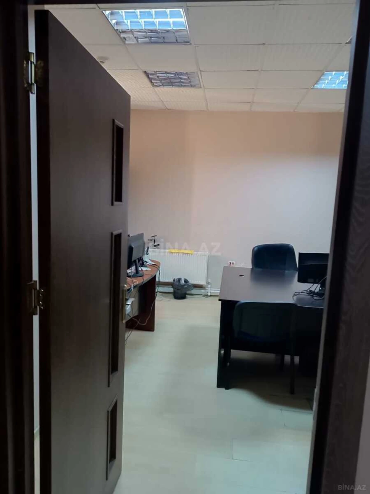 Satılır 4 otaqlı ofis 230 m²