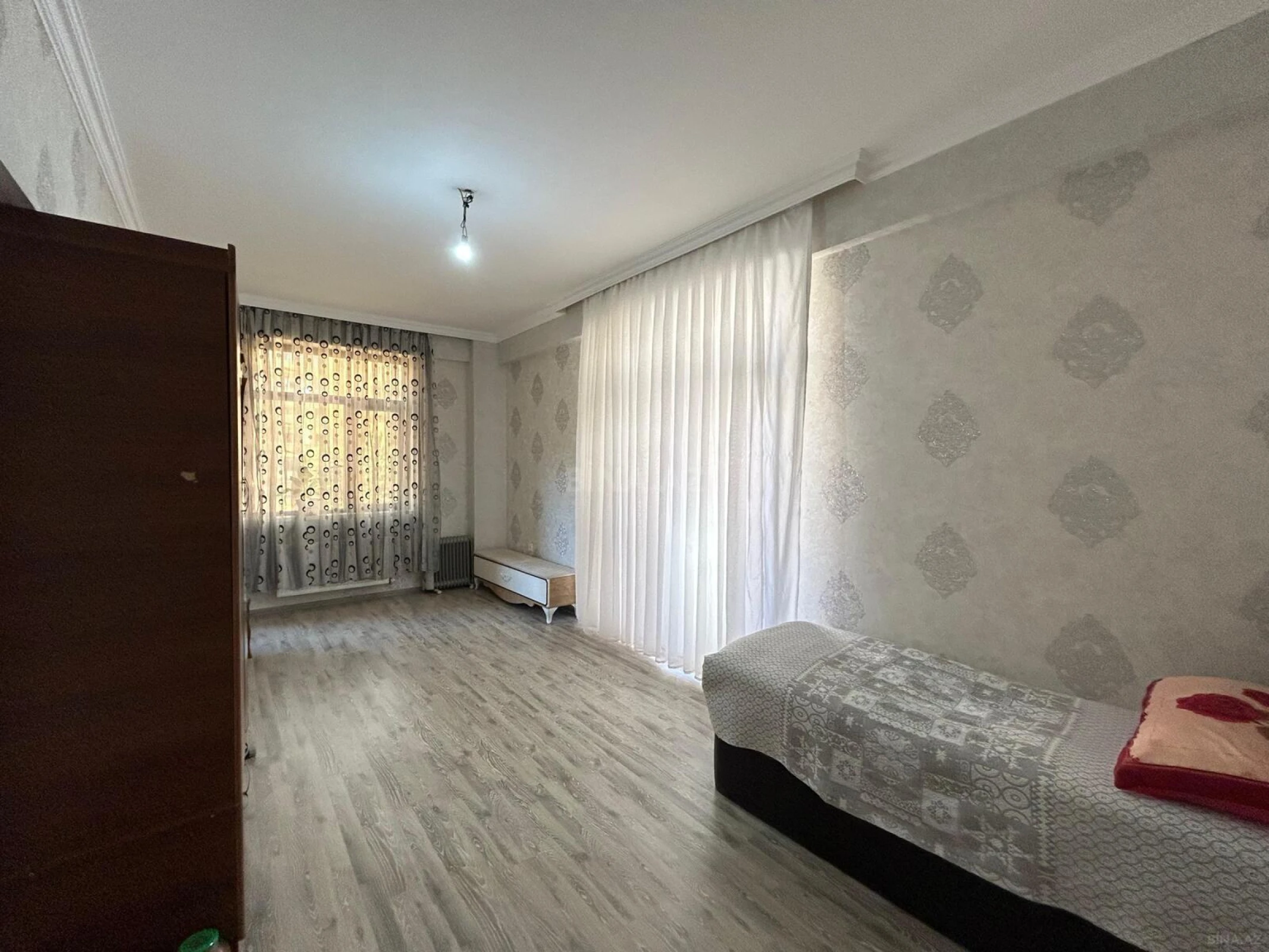 Satılır 3 otaqlı mənzil 105 m²