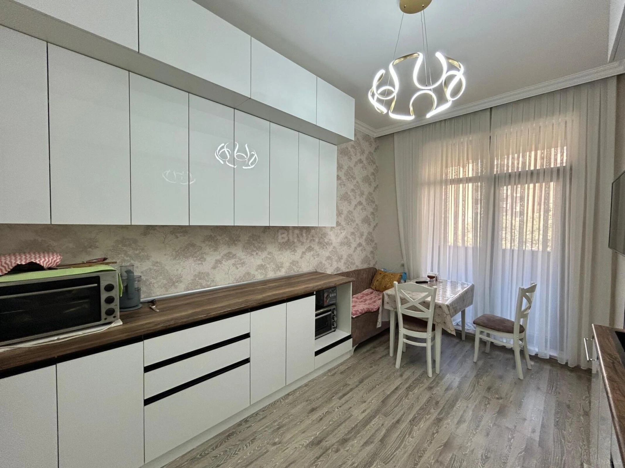 Satılır 3 otaqlı mənzil 105 m²