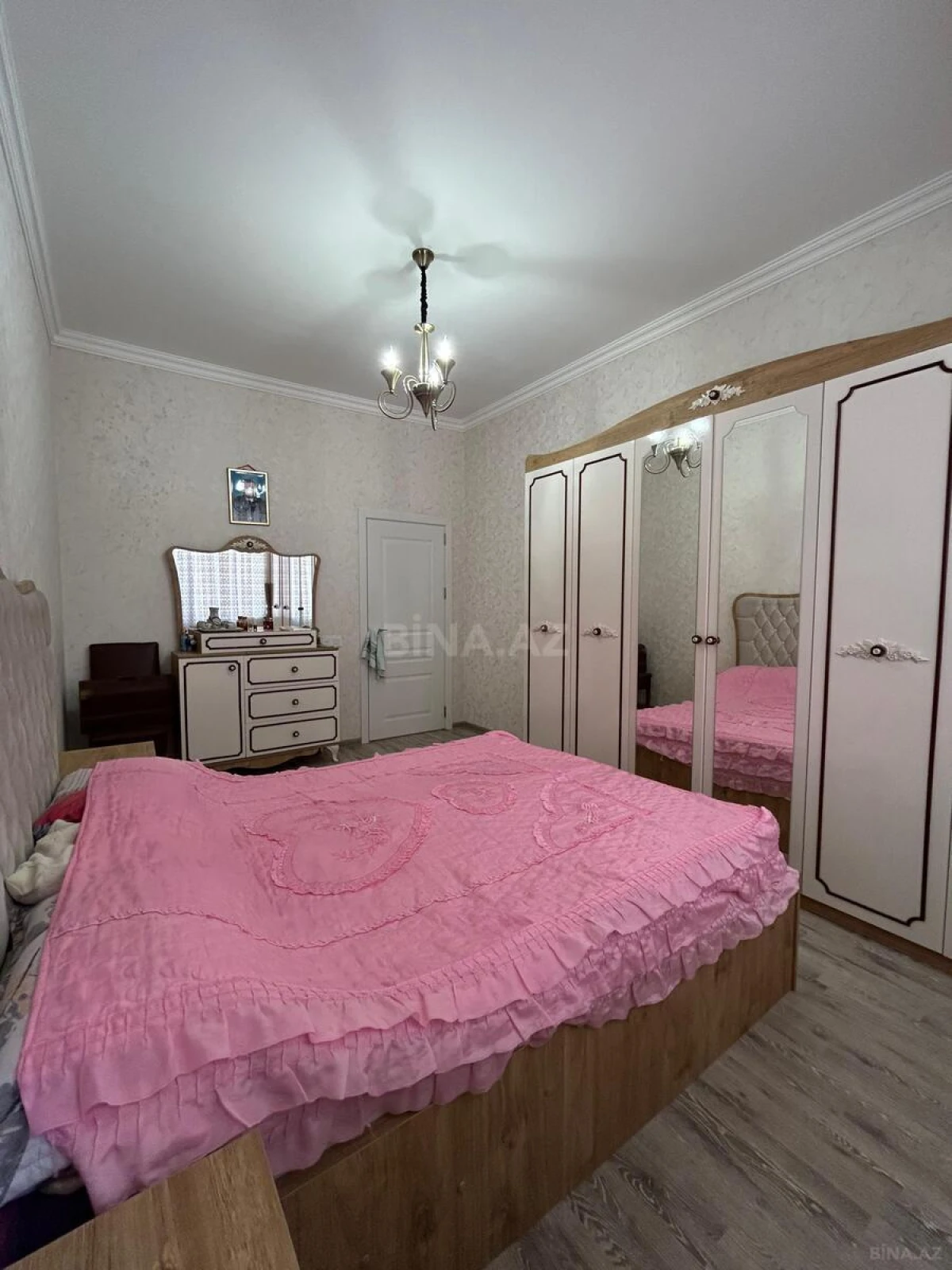 Satılır 3 otaqlı mənzil 105 m²