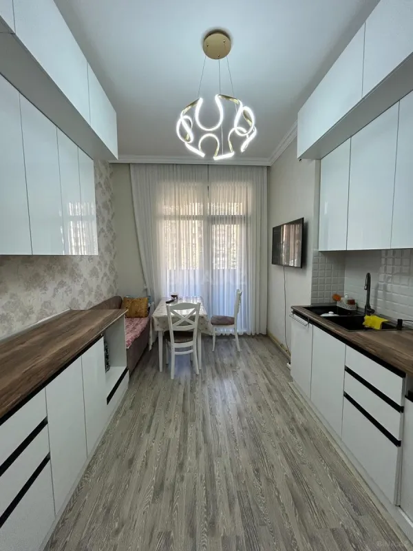 Satılır 3 otaqlı mənzil 105 m²