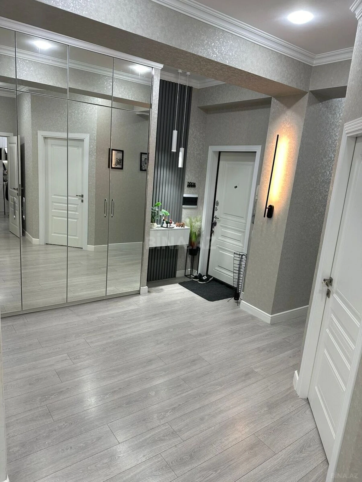 Satılır 3 otaqlı mənzil 96 m²