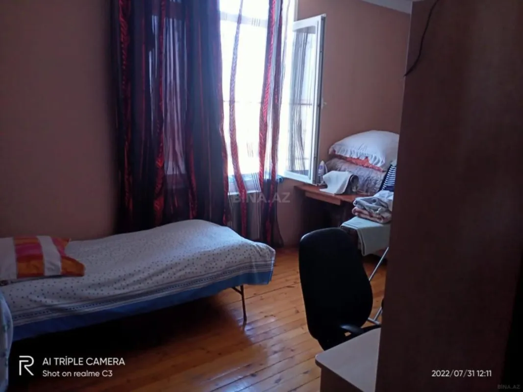 Satılır 8 otaqlı həyət evi 500 m²