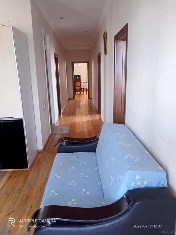 Satılır 8 otaqlı həyət evi 500 m²