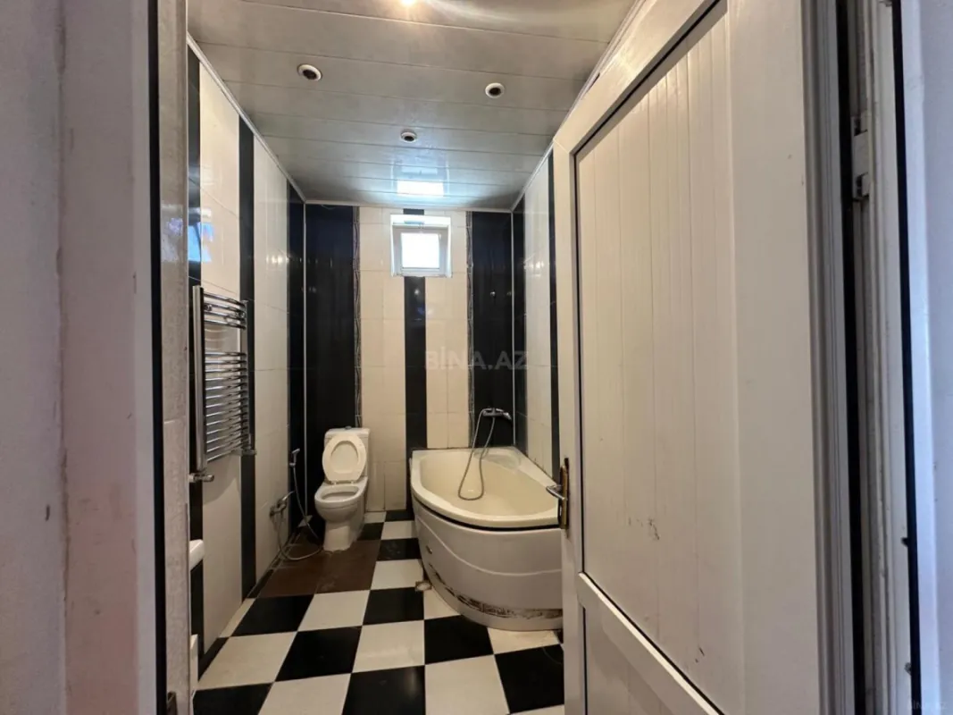 Satılır 8 otaqlı həyət evi 500 m²