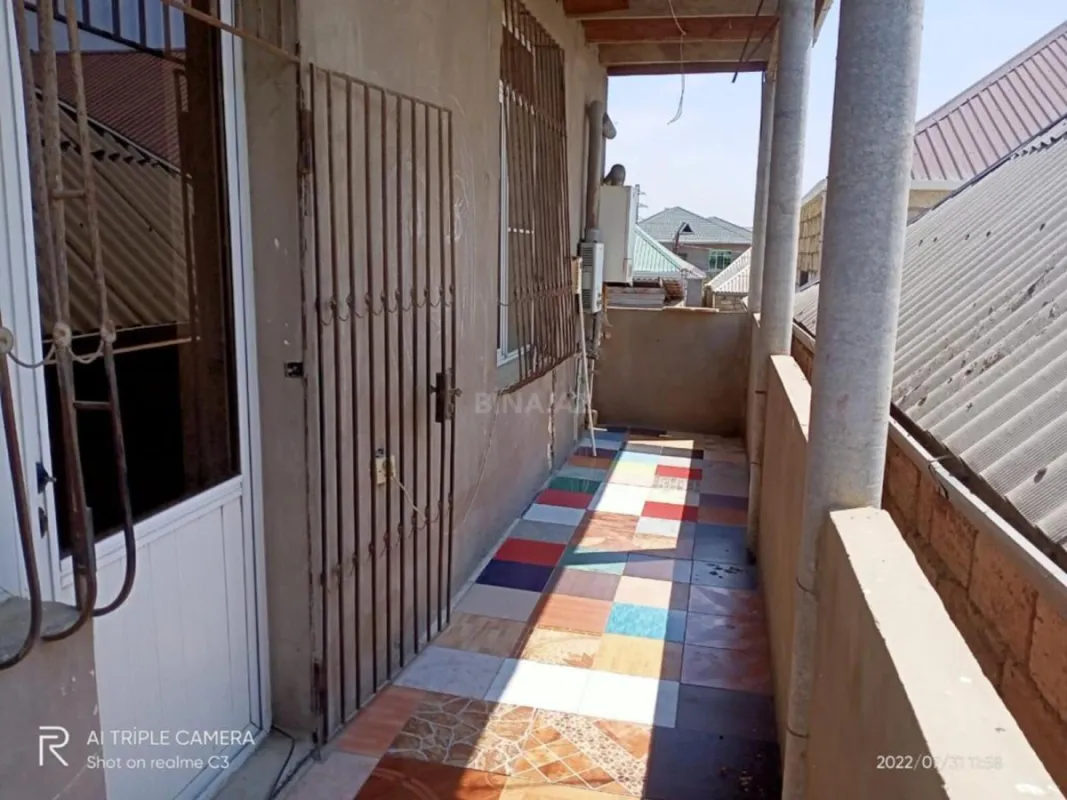 Satılır 8 otaqlı həyət evi 500 m²