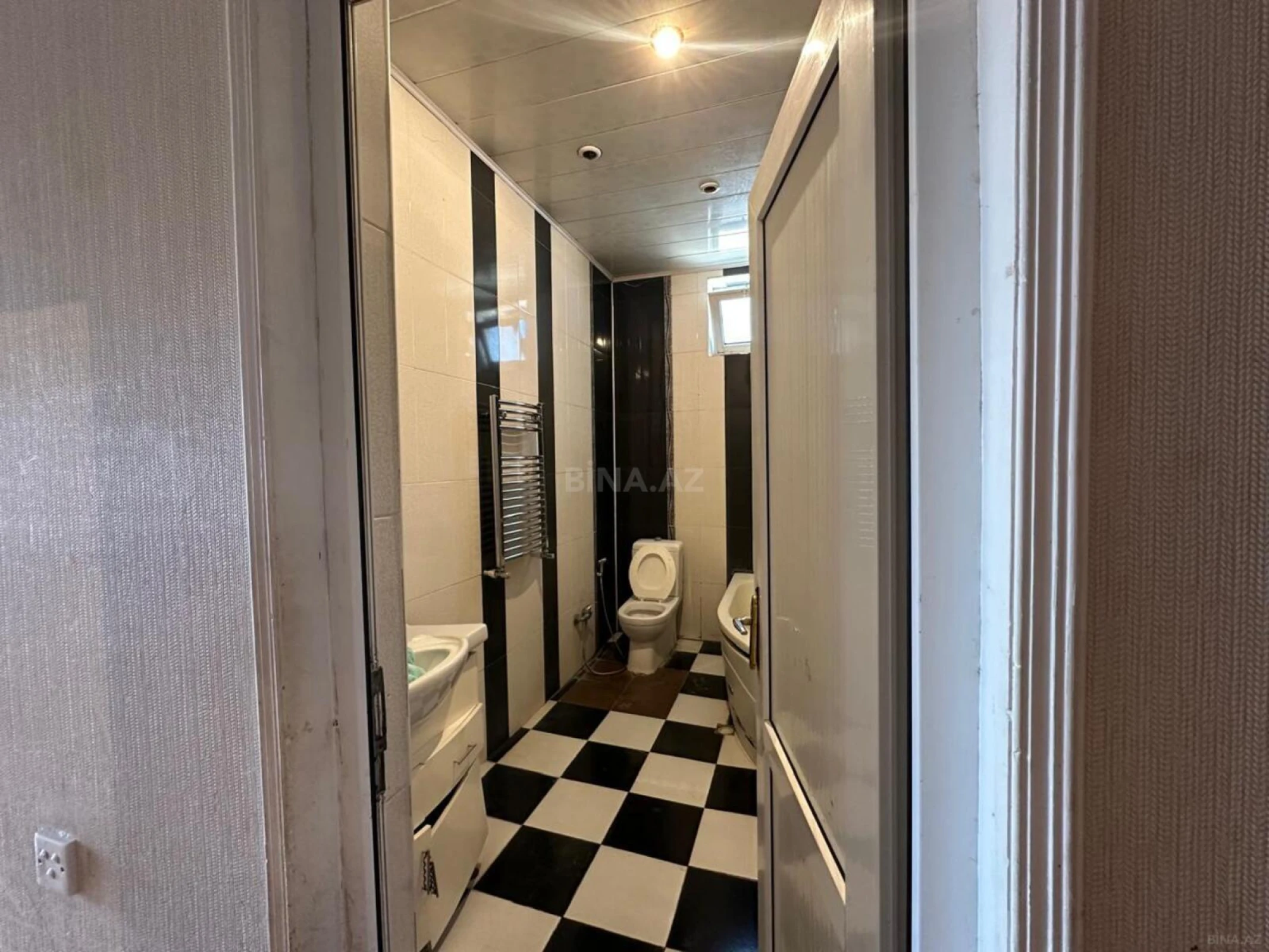 Satılır 8 otaqlı həyət evi 500 m²