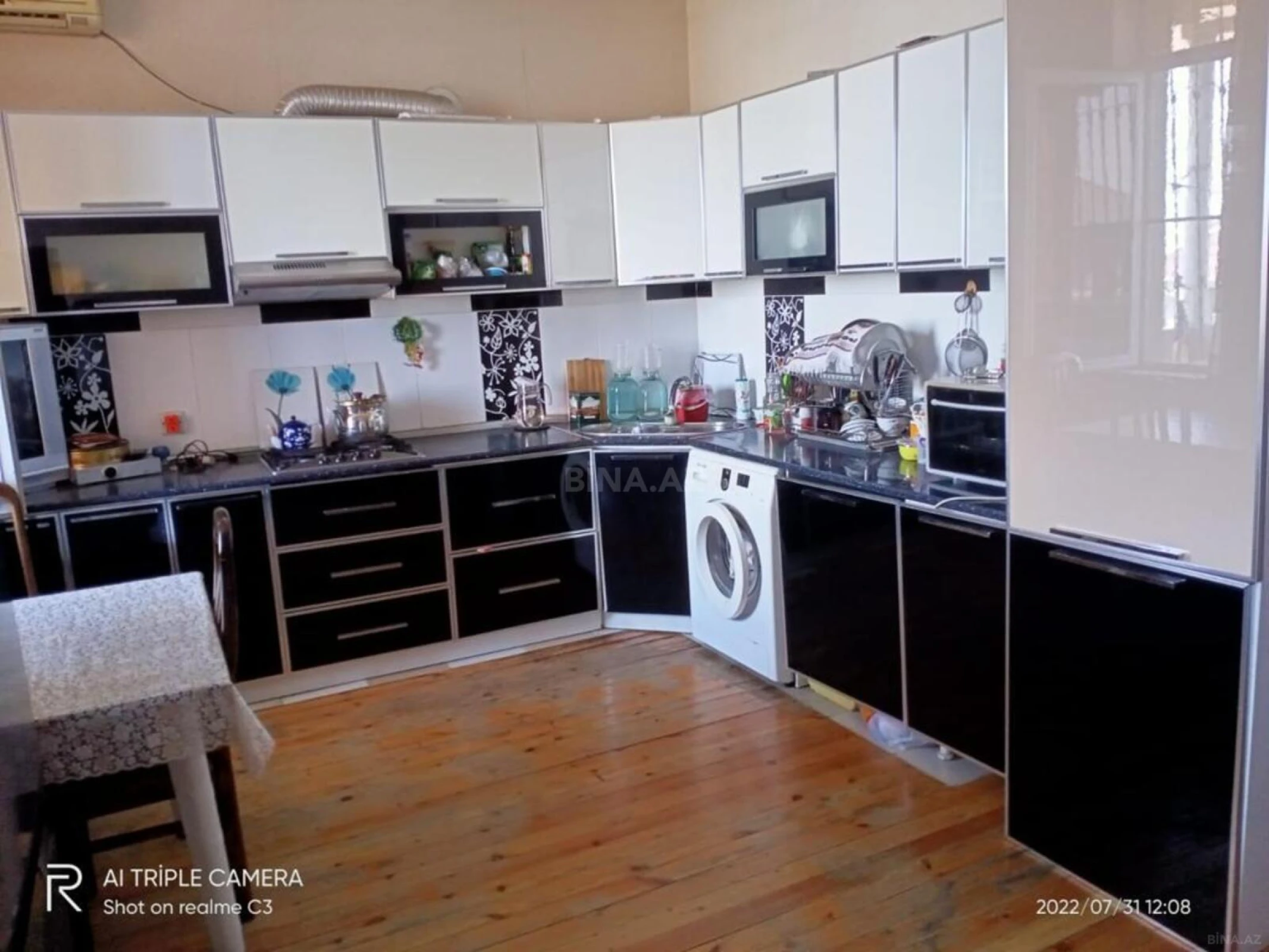 Satılır 8 otaqlı həyət evi 500 m²