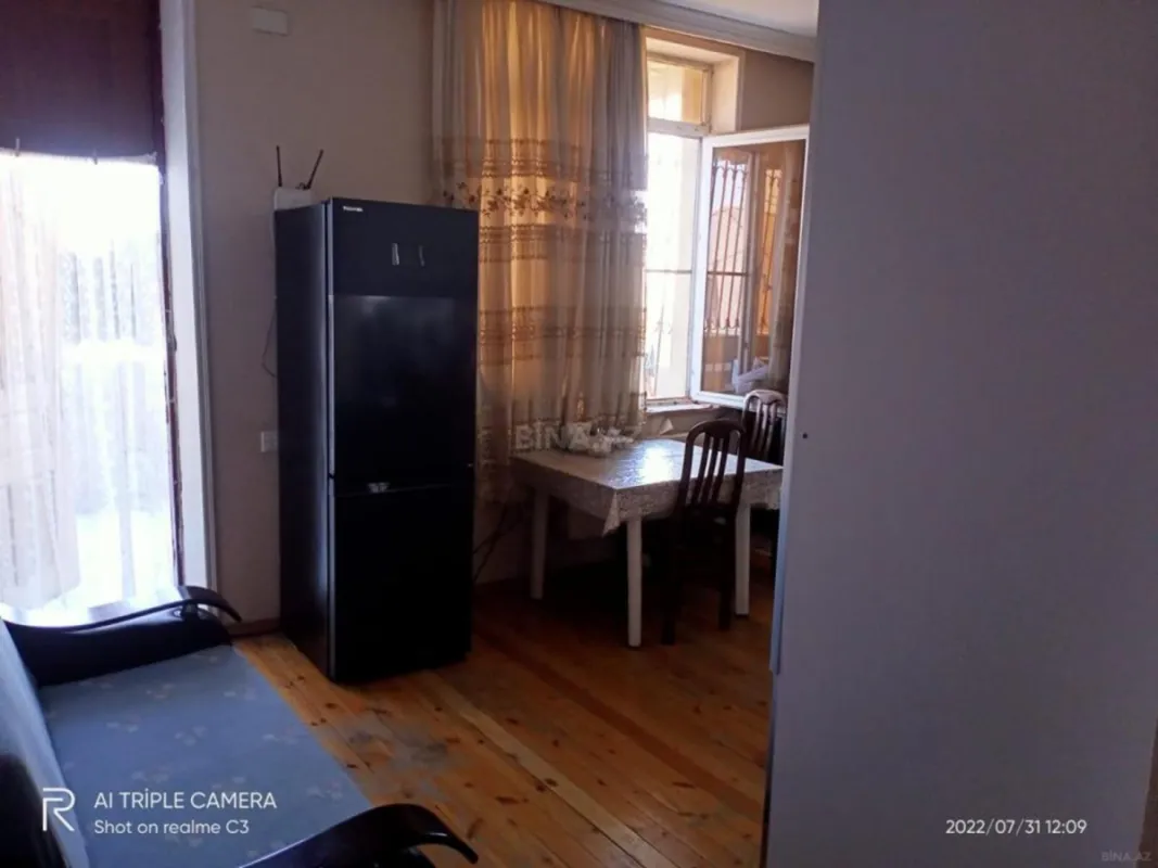 Satılır 8 otaqlı həyət evi 500 m²