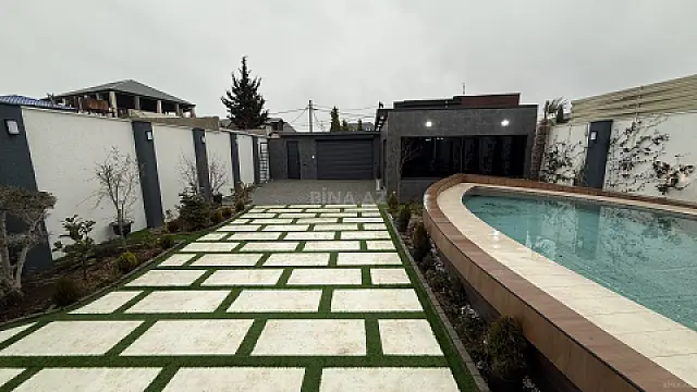 Satılır 4 otaqlı həyət evi 240 m²