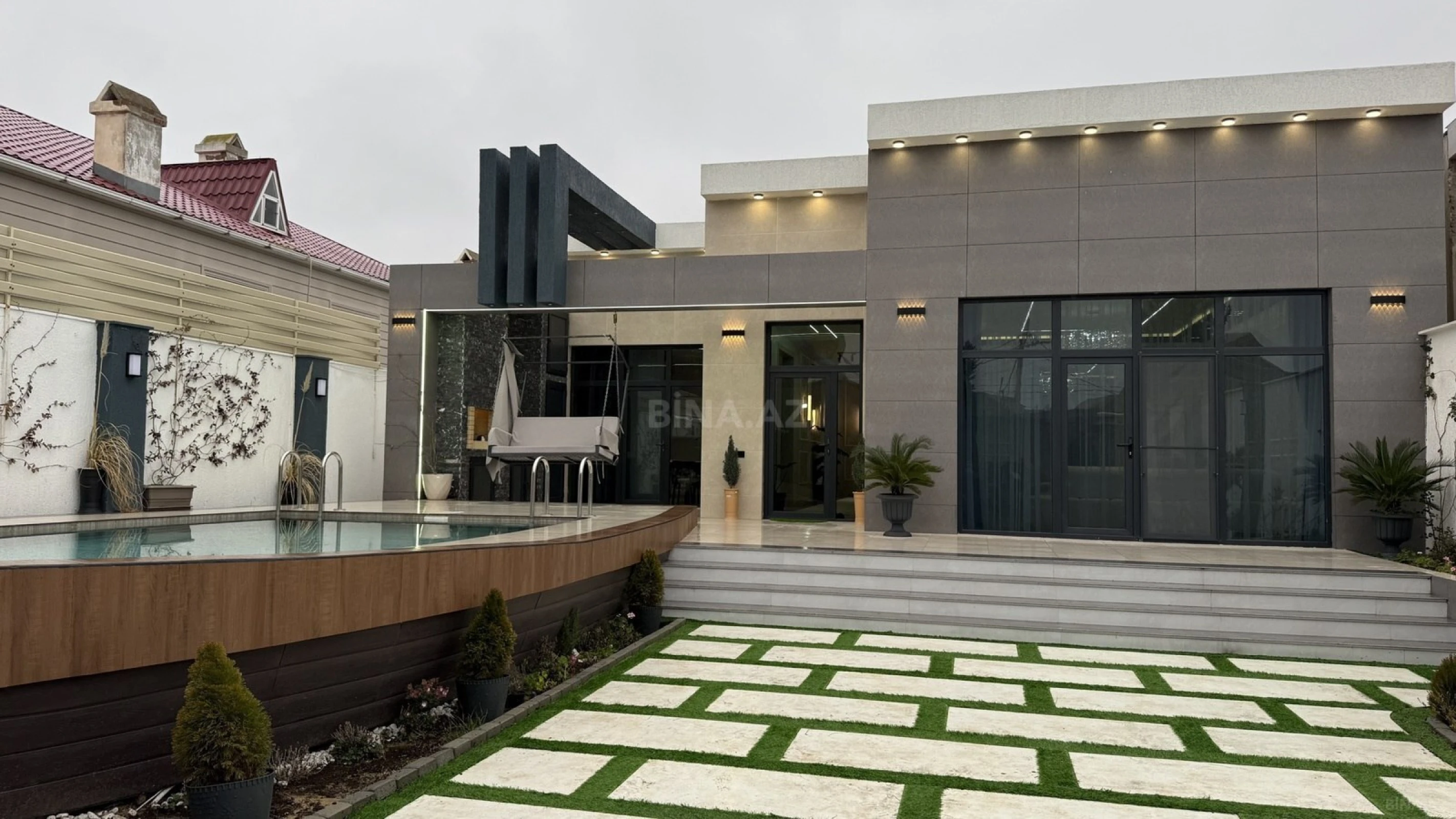 Satılır 4 otaqlı həyət evi 240 m²