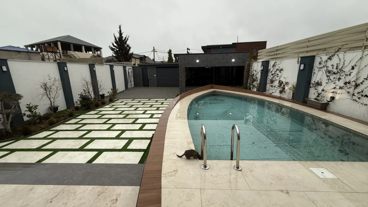 Satılır 4 otaqlı həyət evi 240 m²