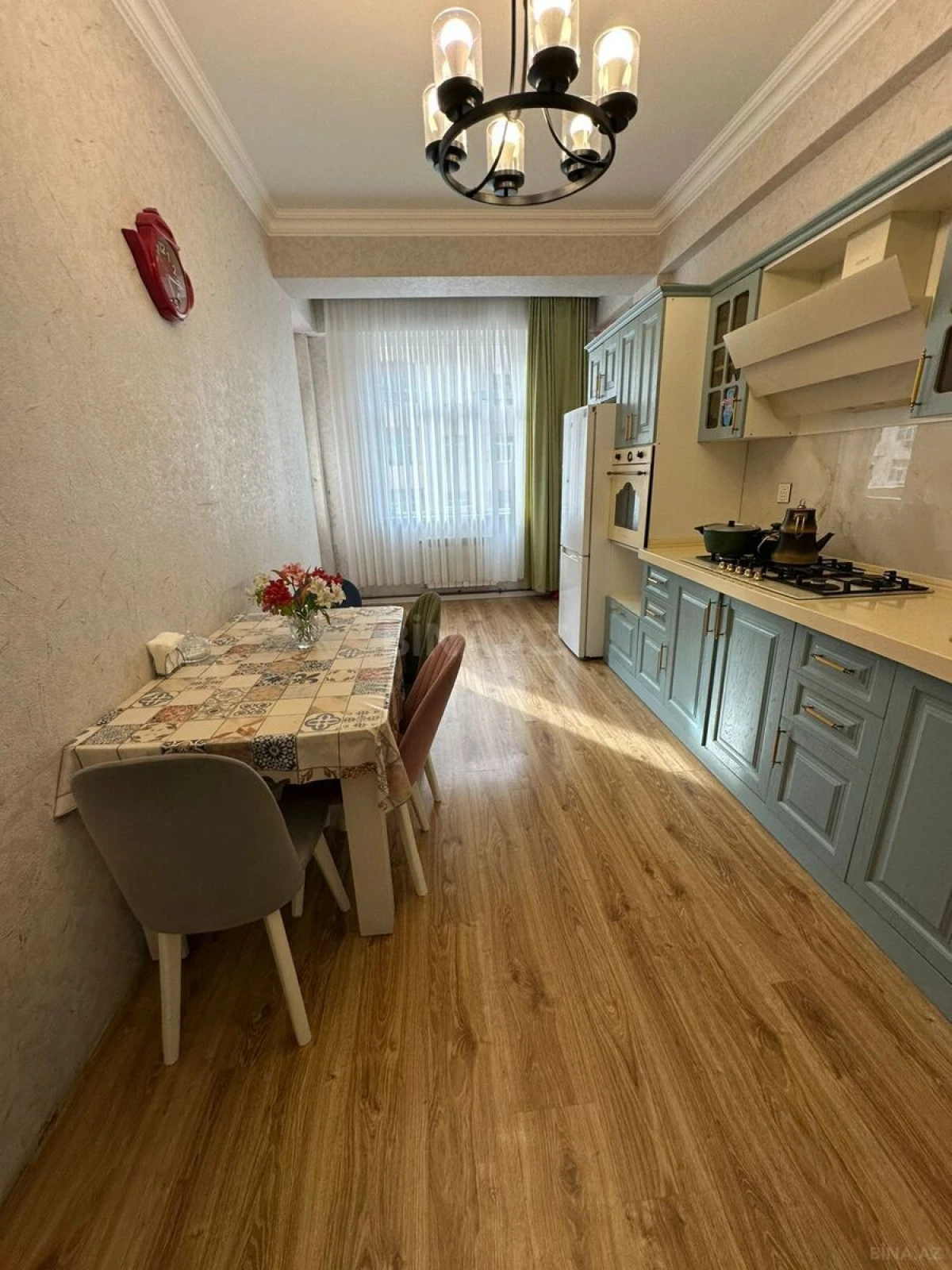 Satılır 2 otaqlı mənzil 96 m²