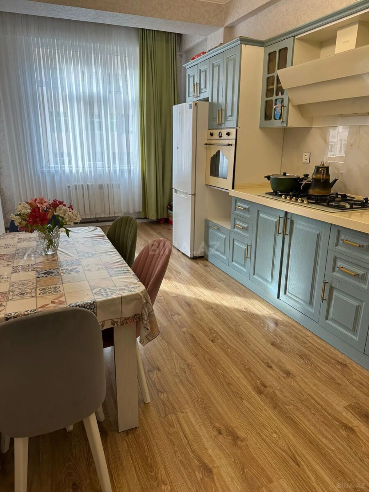 Satılır 2 otaqlı mənzil 96 m²