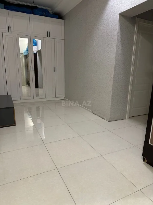 Satılır 2 otaqlı mənzil 96 m²