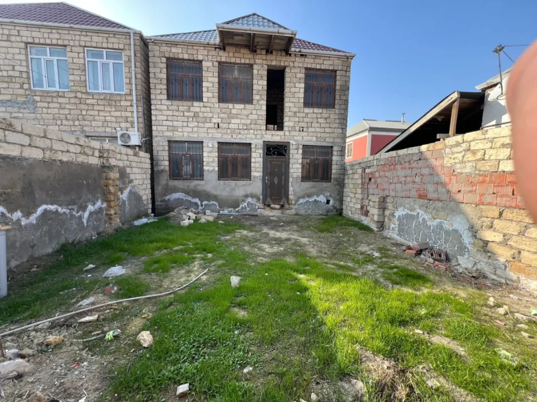 Satılır 4 otaqlı həyət evi 130 m²