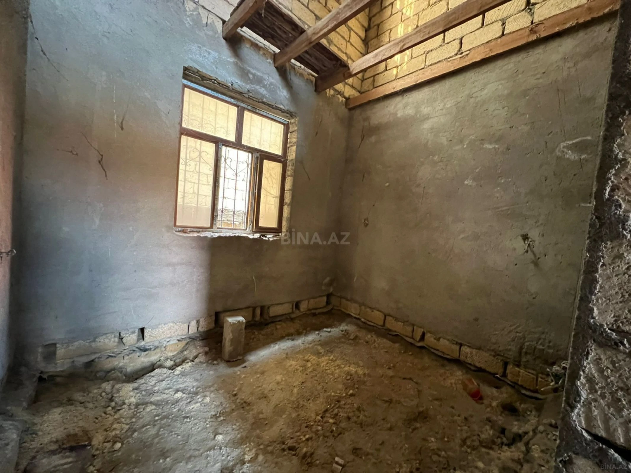 Satılır 4 otaqlı həyət evi 130 m²