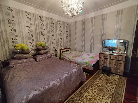 Satılır 4 otaqlı mənzil 80 m²