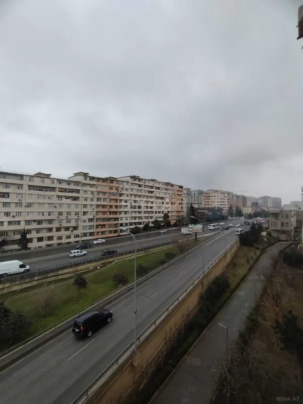 Satılır 4 otaqlı mənzil 80 m²