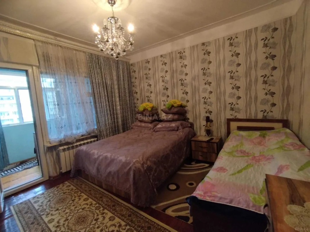 Satılır 4 otaqlı mənzil 80 m²