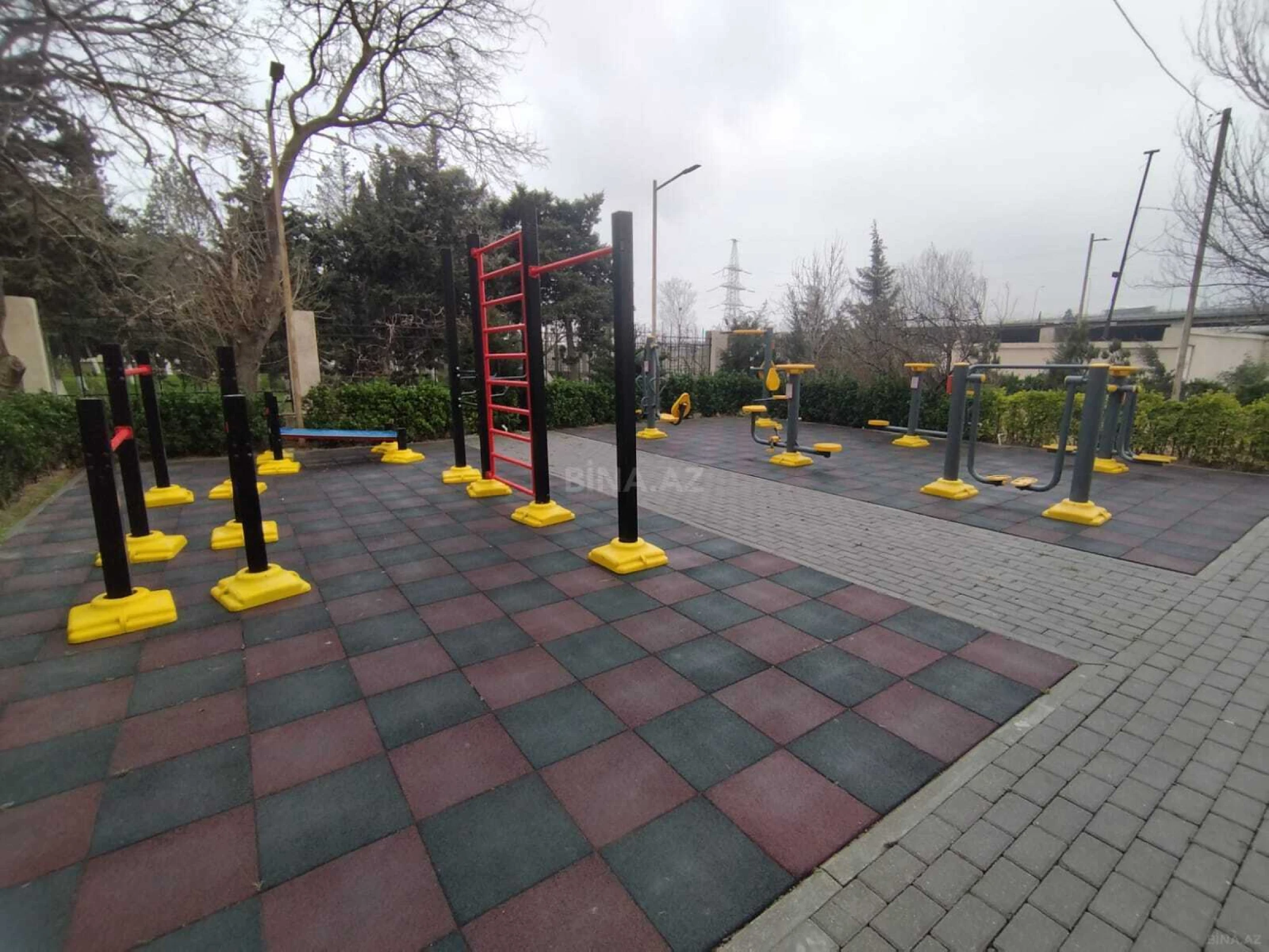 Satılır 4 otaqlı mənzil 80 m²