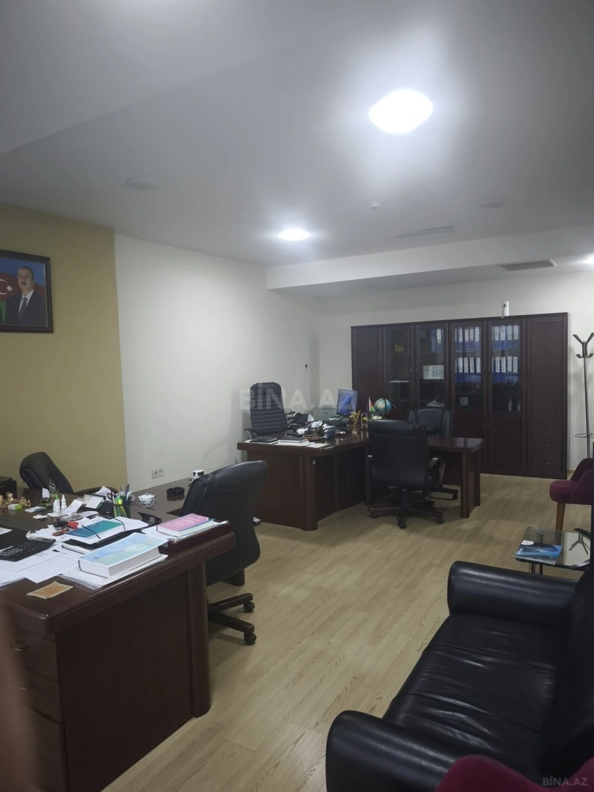 Satılır 7 otaqlı ofis 270.9 m²
