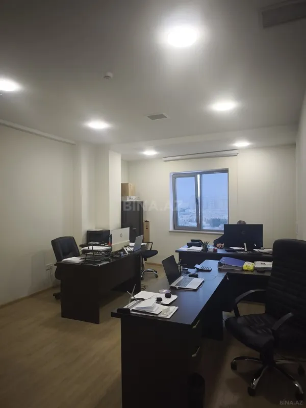 Satılır 7 otaqlı ofis 270.9 m²