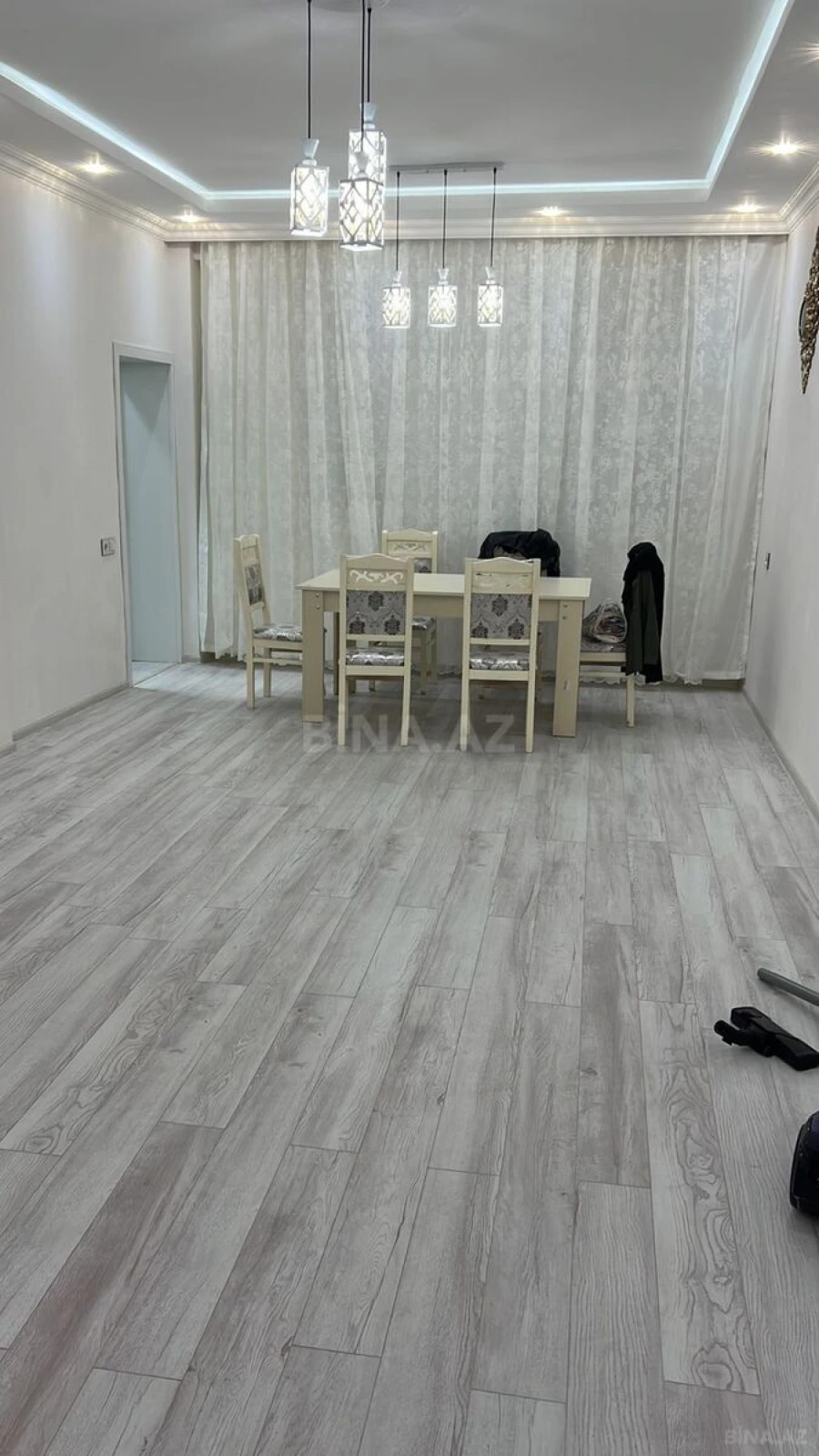 Kirayə verilir 2 otaqlı mənzil 73 m²