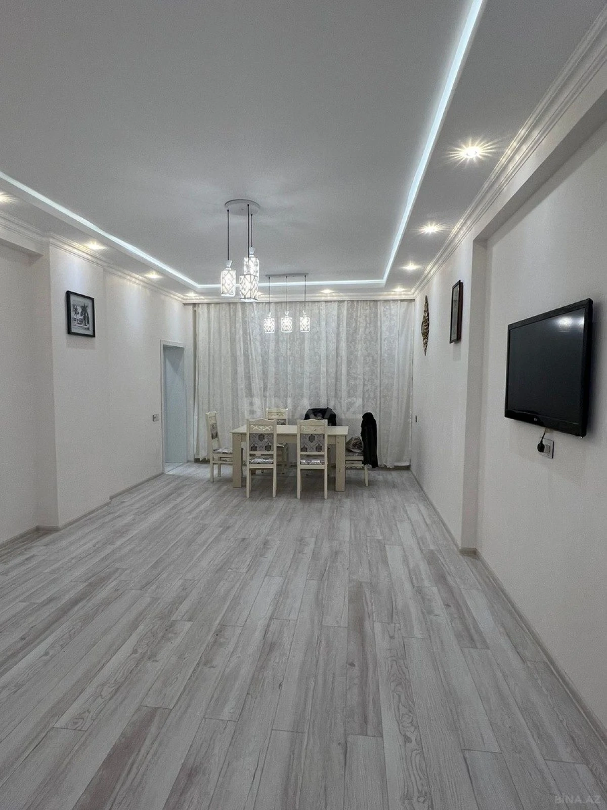 Kirayə verilir 2 otaqlı mənzil 73 m²