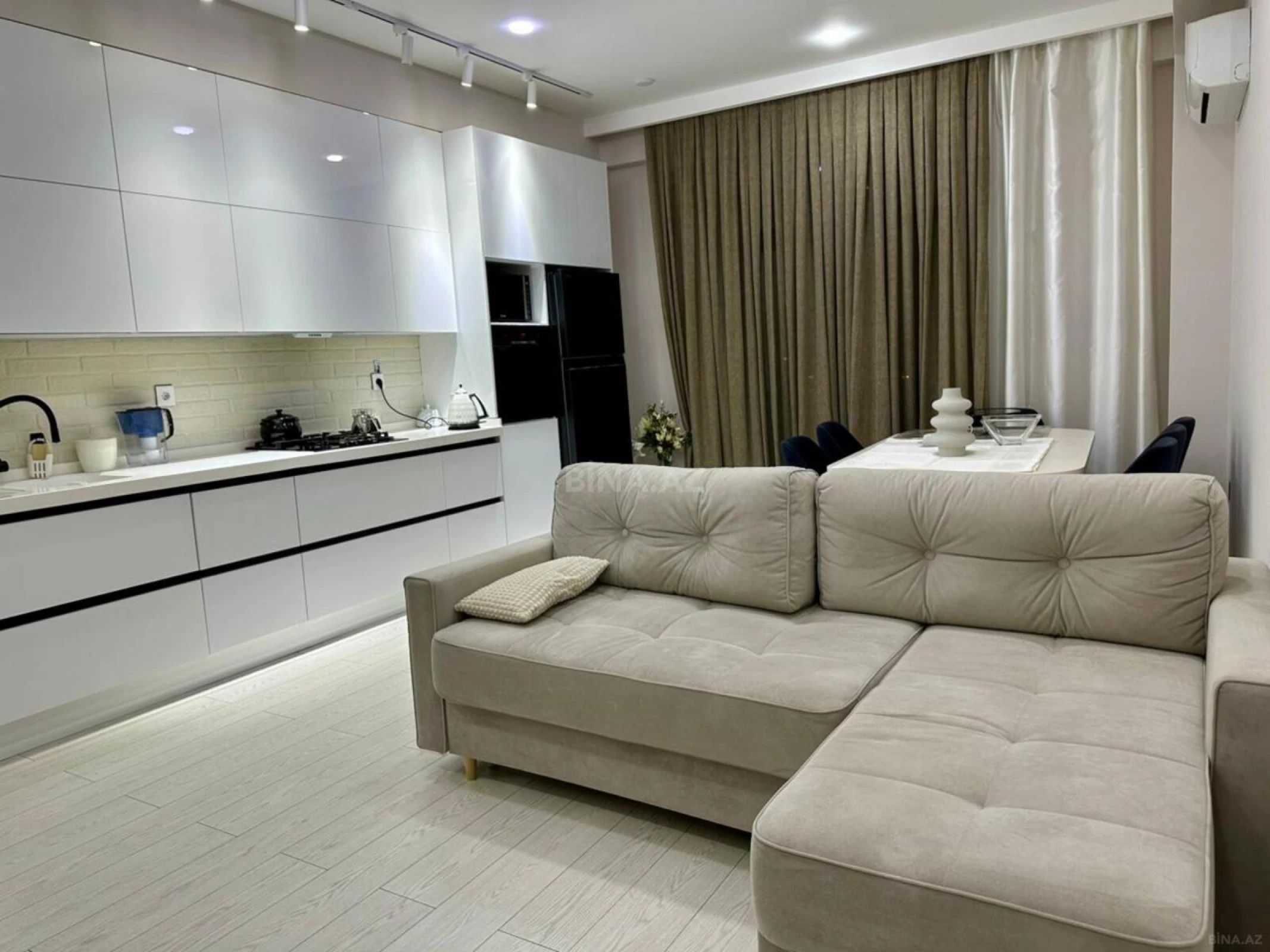 Satılır 3 otaqlı mənzil 105 m²