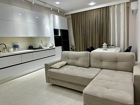 Satılır 3 otaqlı mənzil 105 m²