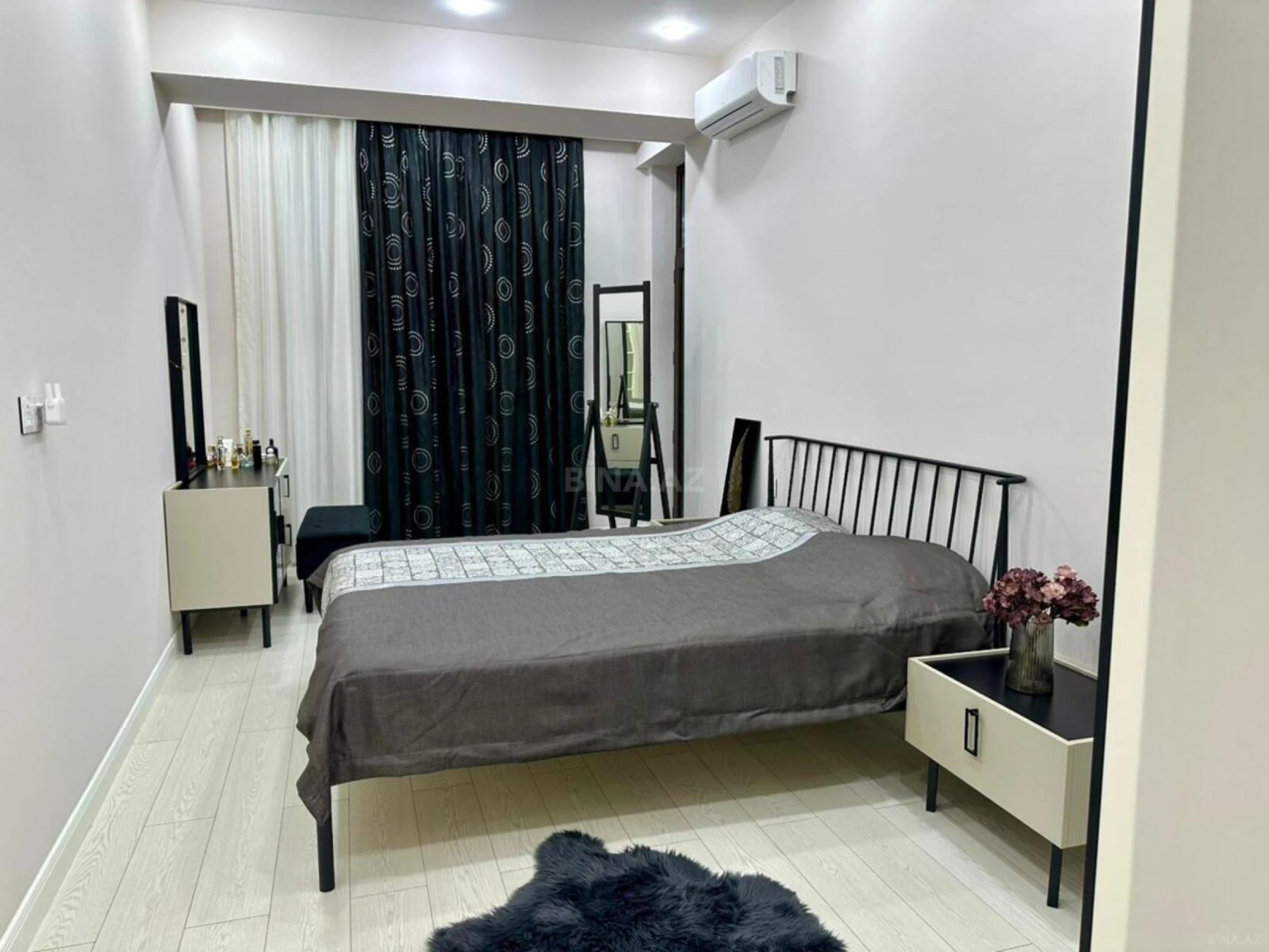 Satılır 3 otaqlı mənzil 105 m²