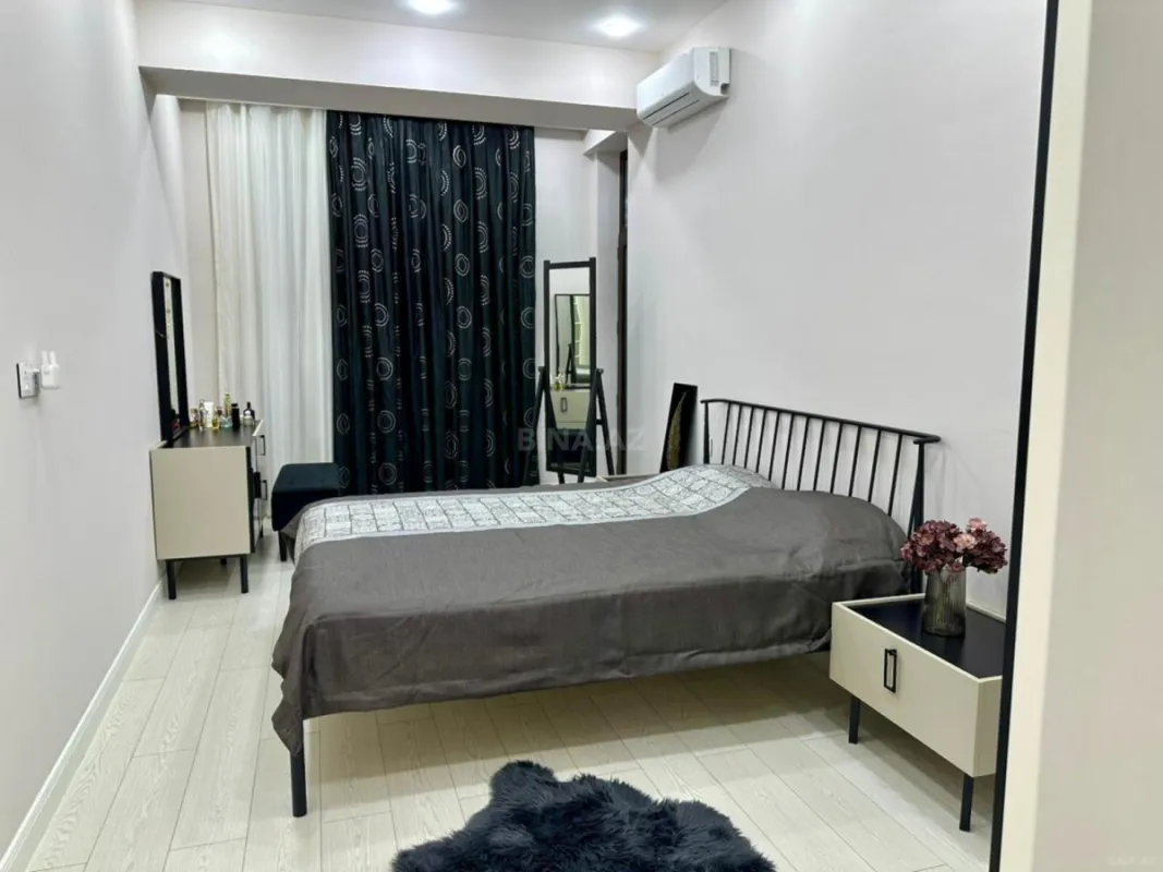 Satılır 3 otaqlı mənzil 105 m²