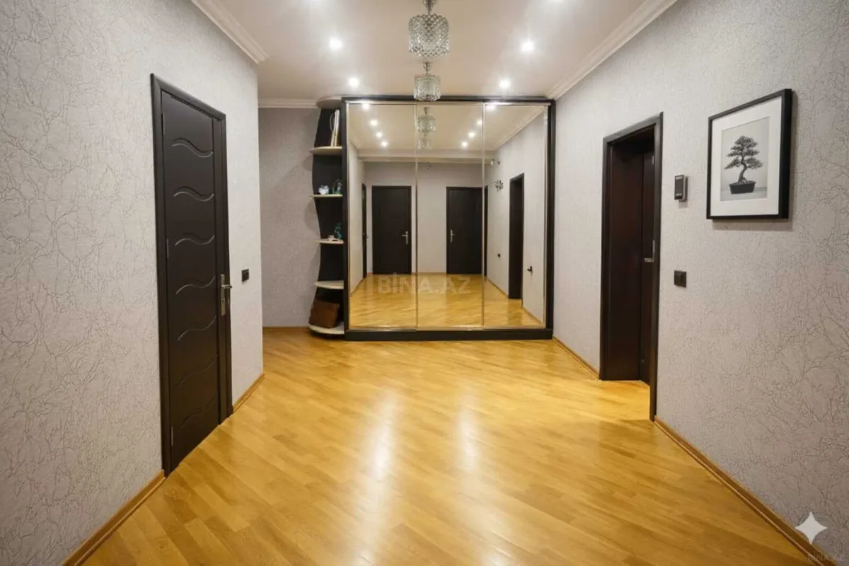 Satılır 3 otaqlı mənzil 120 m²