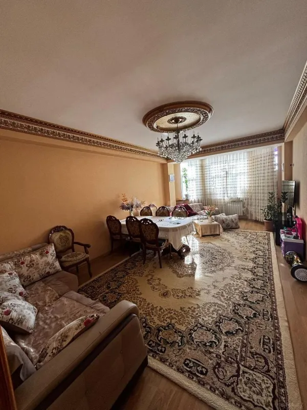 Satılır 3 otaqlı mənzil 110 m²