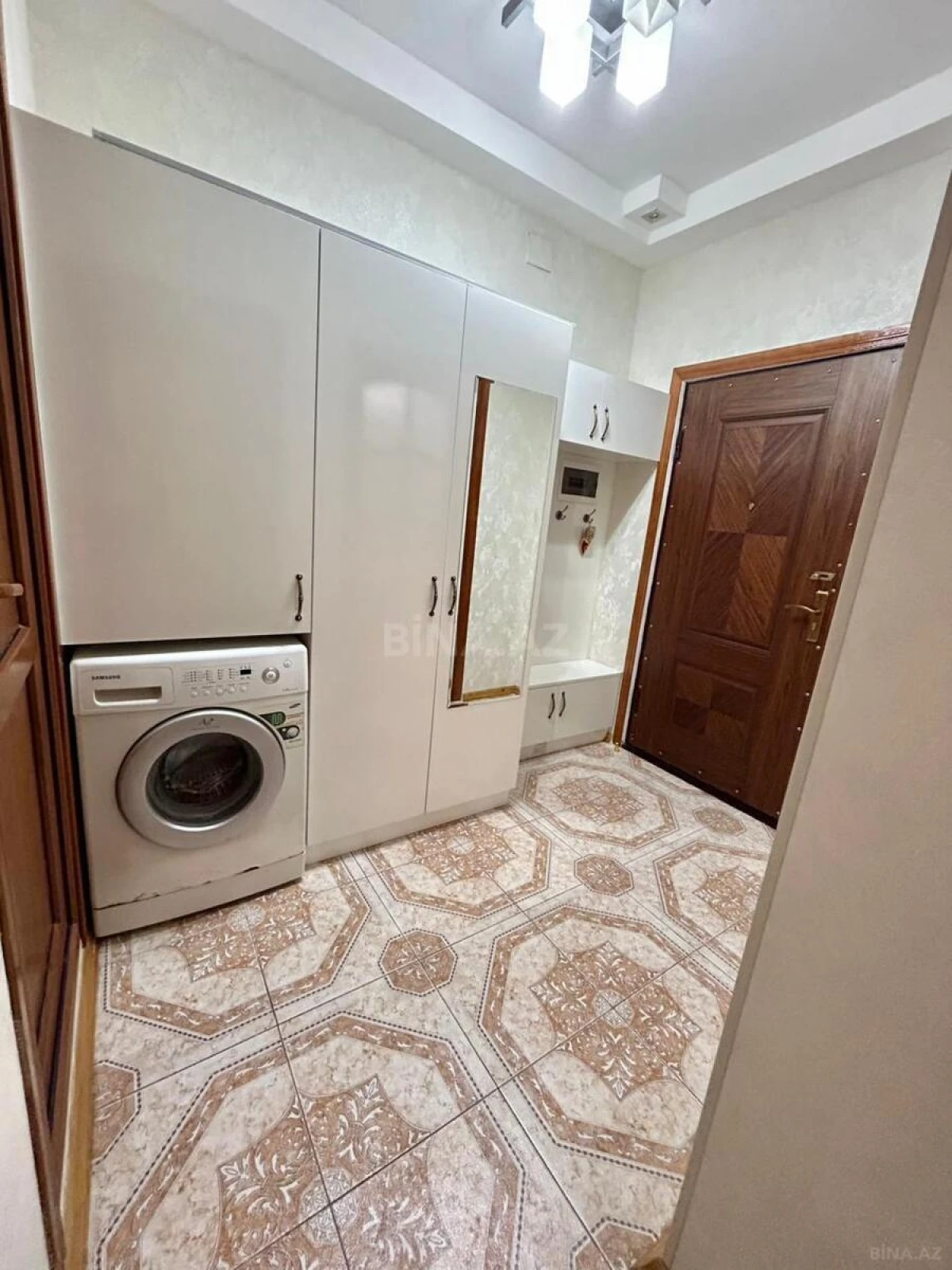 Kirayə verilir 2 otaqlı mənzil 70 m²