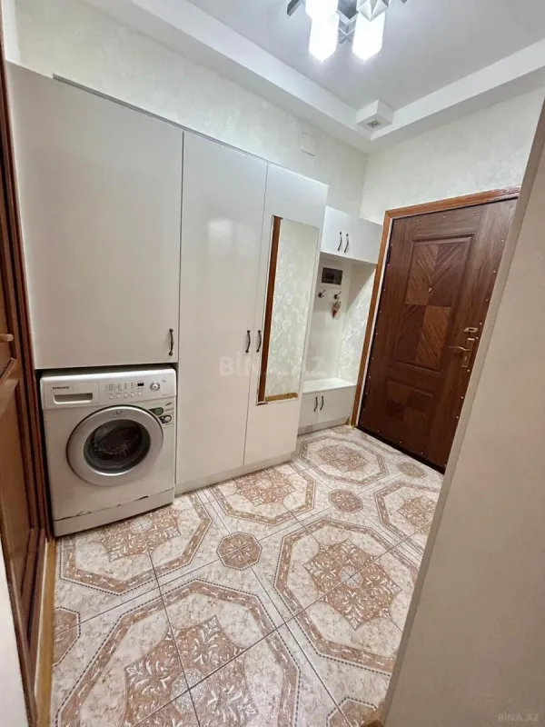 Kirayə verilir 2 otaqlı mənzil 70 m²