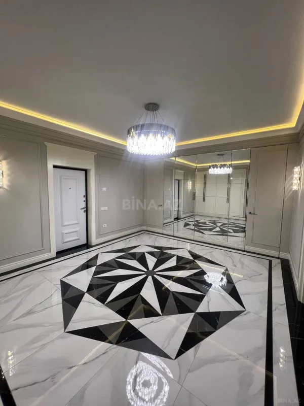 Satılır 4 otaqlı mənzil 260 m²