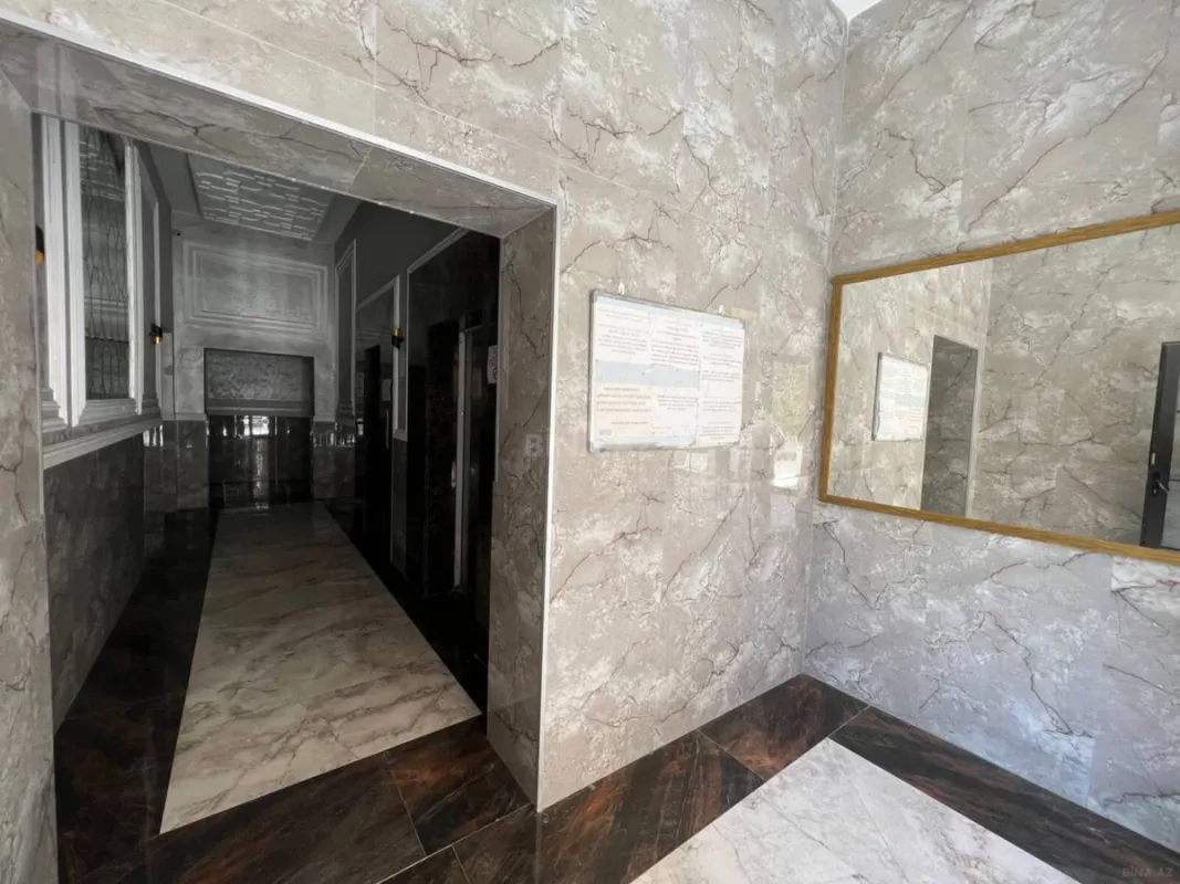 Satılır 4 otaqlı mənzil 260 m²